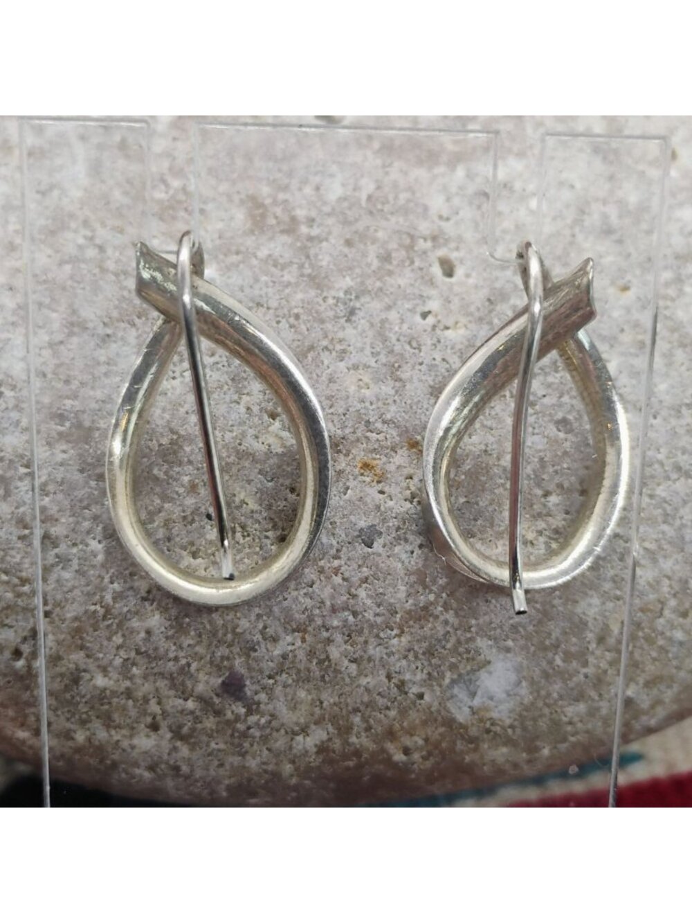 Sterling Silver Awareness Ribbon Pierced Crossover Hoop Earrings 4.6g - Picture 4 of 6